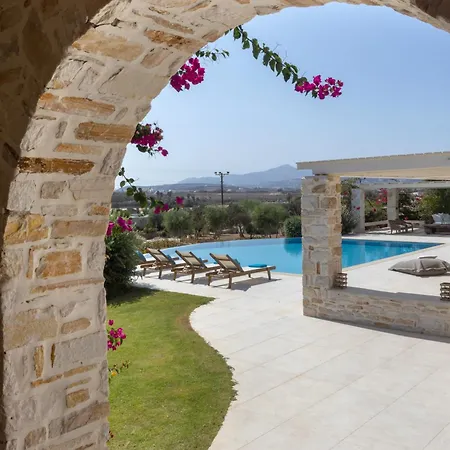 Caelia * Santa Maria (Paros)
